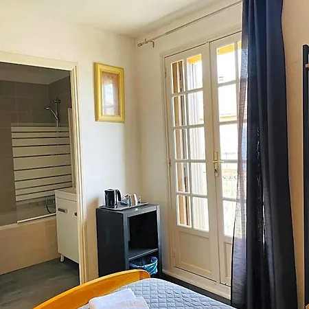 L'escale فندق